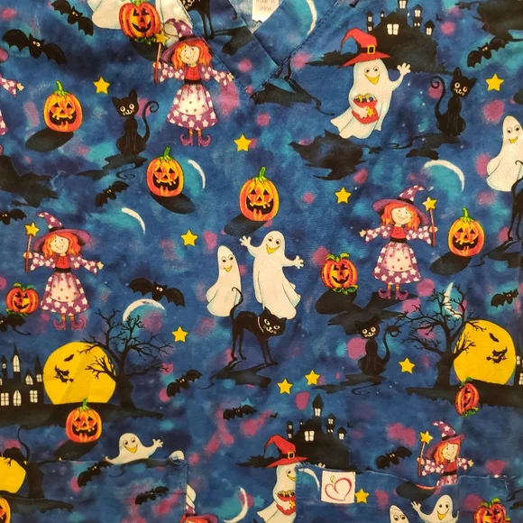 Lot Of 2 Halloween Womens Scrubs Size Small Nightmare Before Christmas & Ghosts - Picture 7 of 11